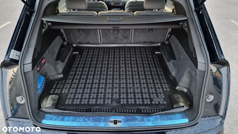Audi Q7 - 11
