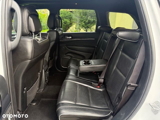 Jeep Grand Cherokee - 16