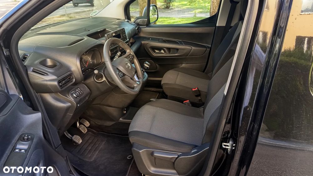 Opel Combo XL 1.2 Turbo Essentia S&S - 30