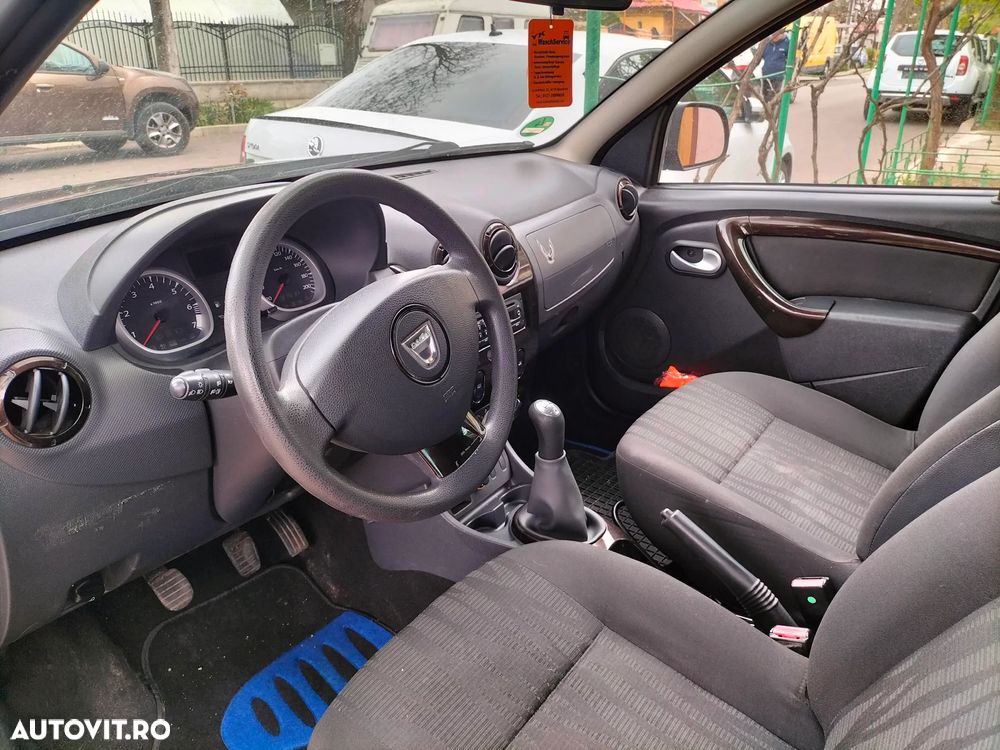 Dacia Duster 1.6 4x2 Laureate - 9