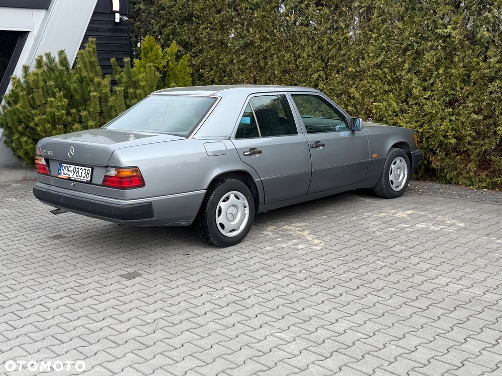 Mercedes-Benz W124 (1984-1993) - 13