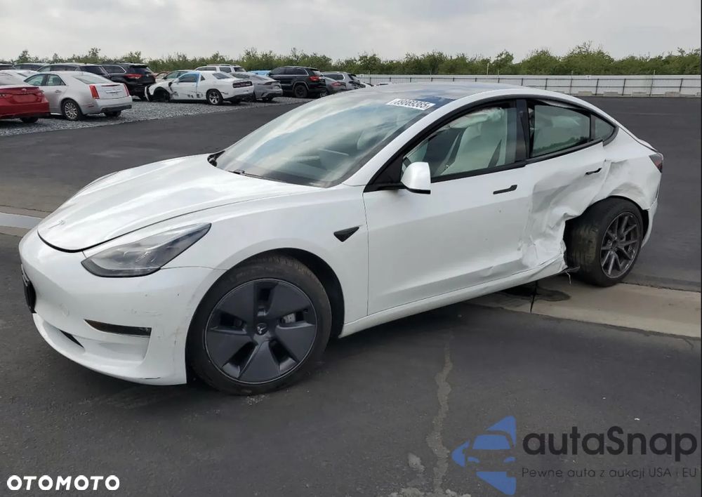 Tesla Model 3 - 3