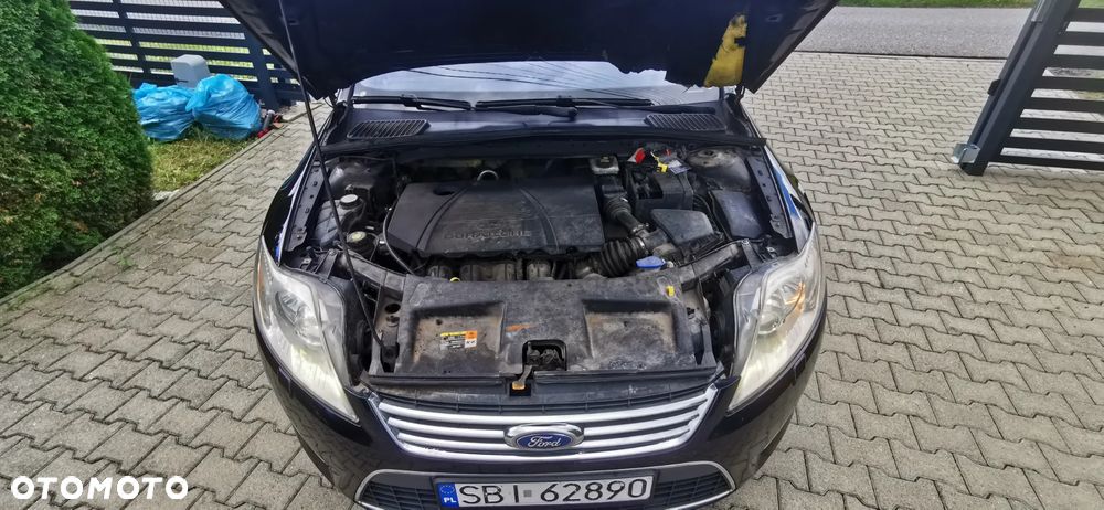 Ford Mondeo 2.0 Ghia - 12