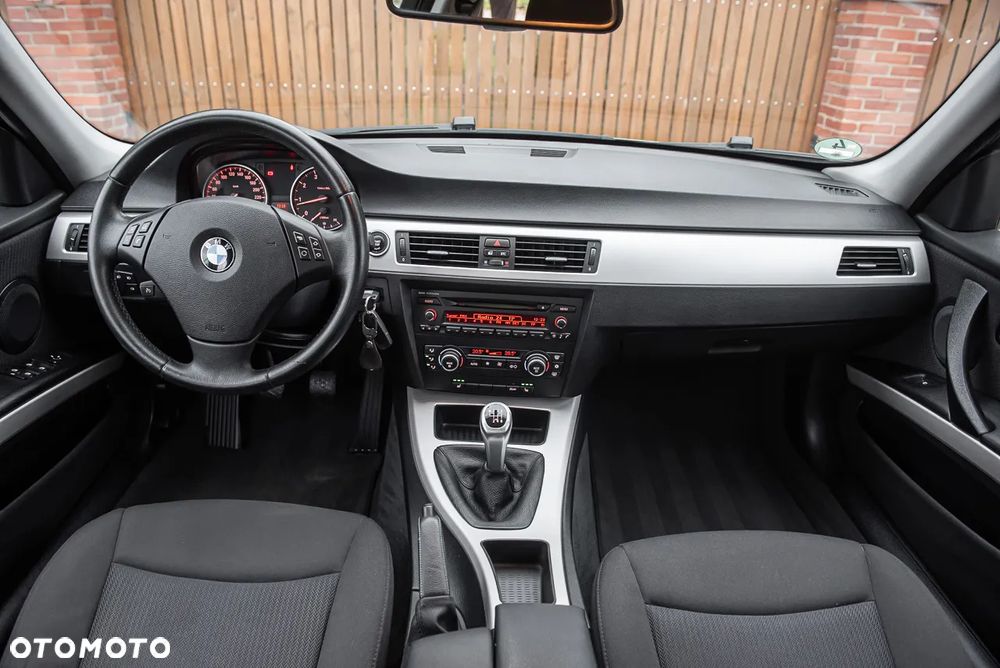 BMW Seria 3 - 23
