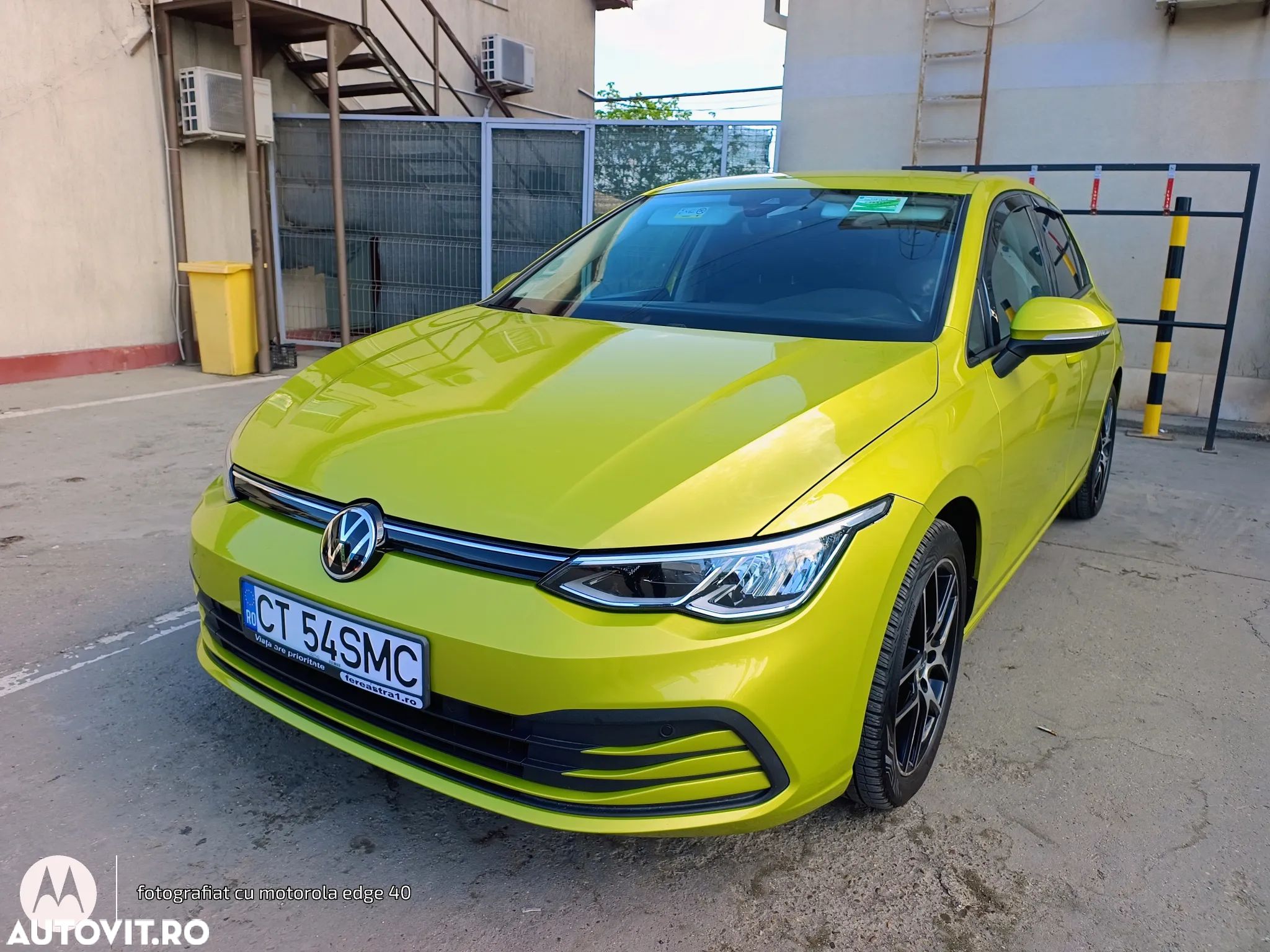Volkswagen Golf - 1