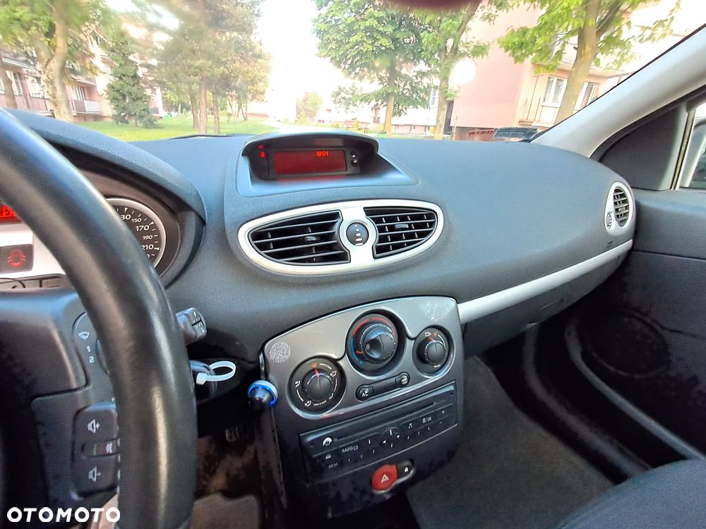 Renault Clio 1.5 dCi Alize - 21