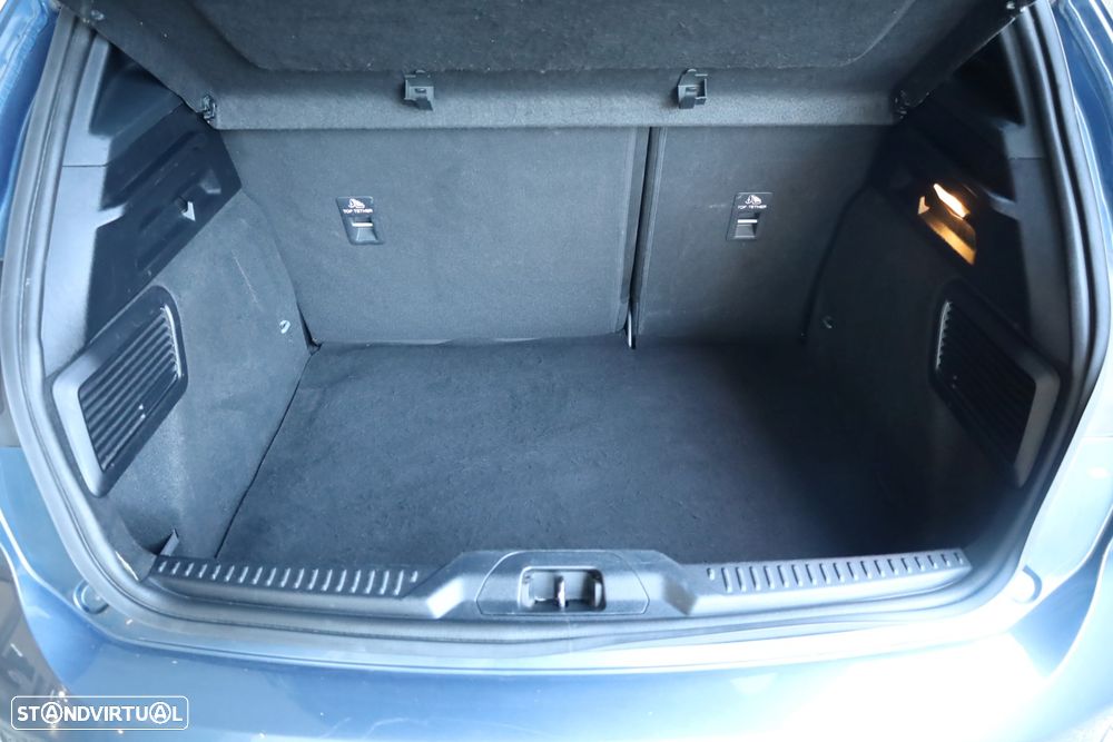 Ford Focus 1.0 EcoBoost MHEV ST-Line - 11