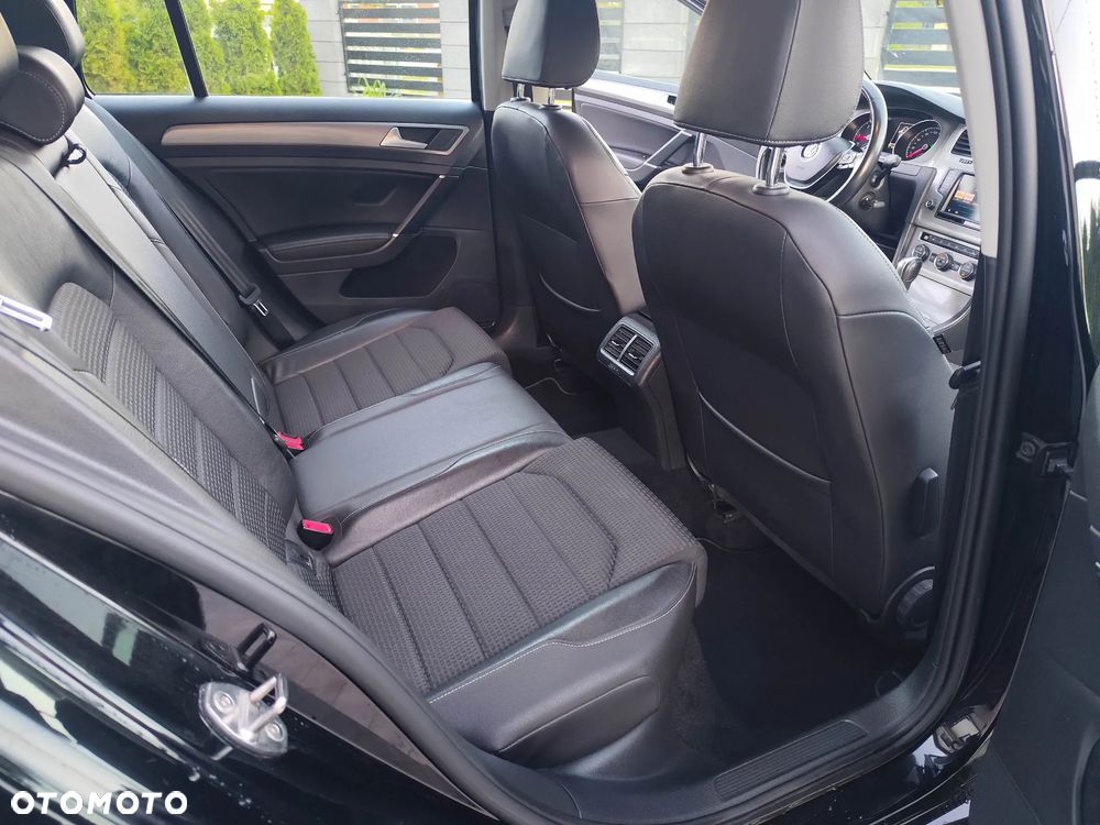 Volkswagen Golf - 12