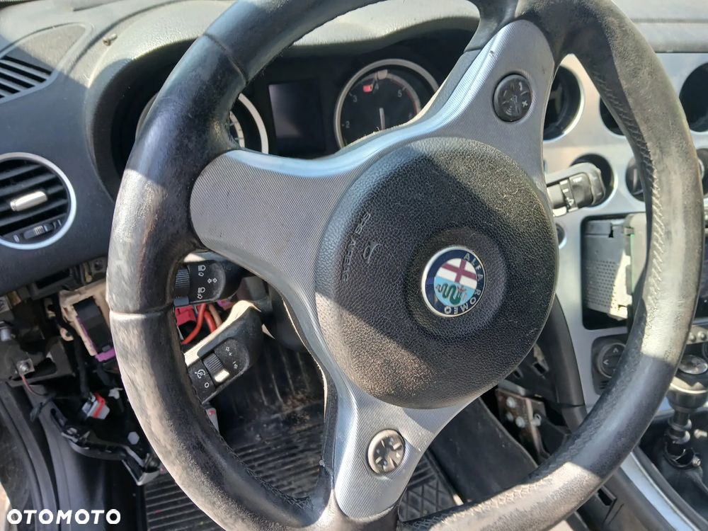 alfa romeo 159 fotel fotele kanapa deska kokpit podsufitka boczek boczki klamka podłokietnik licznik - 3