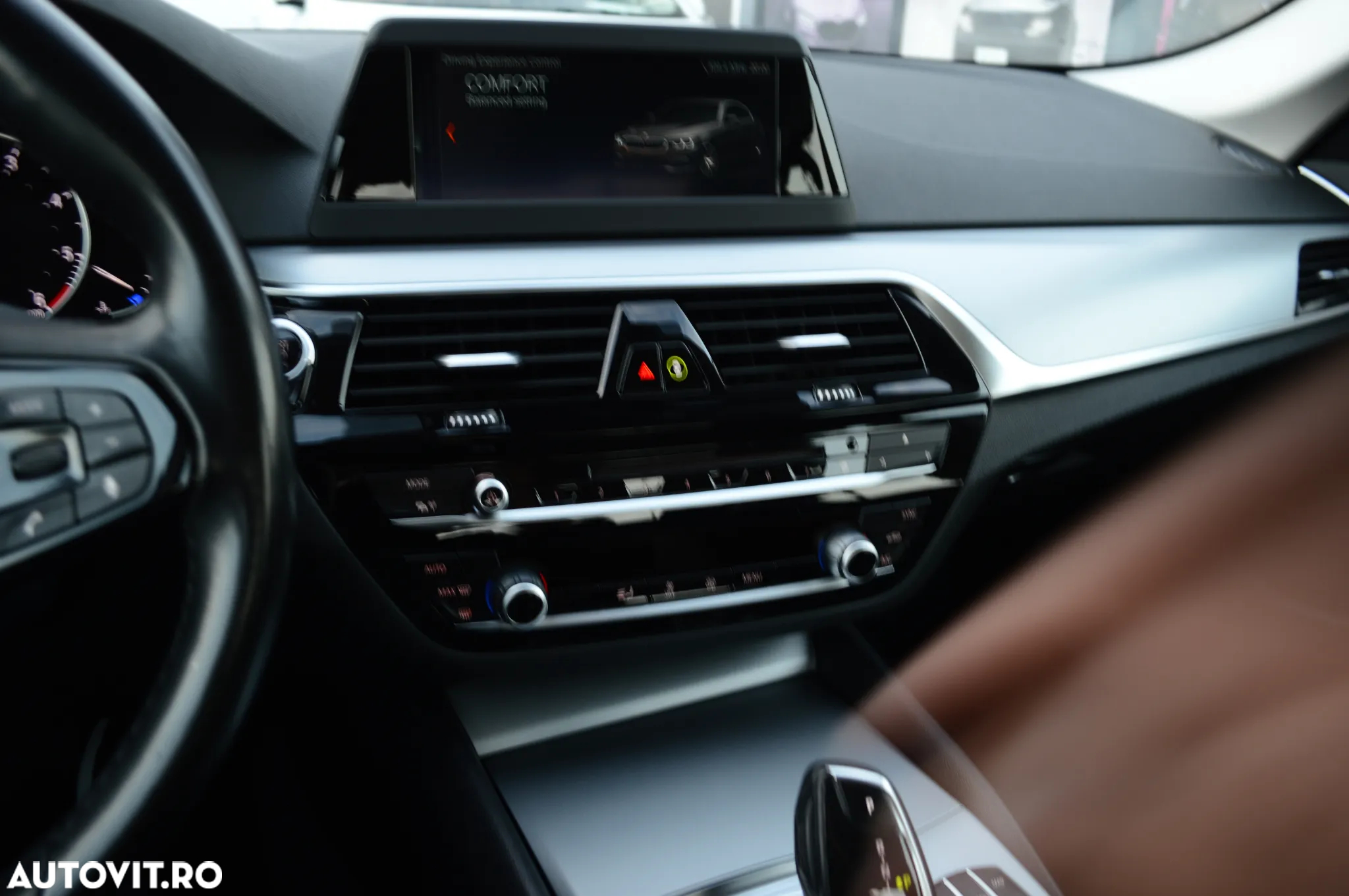 BMW Seria 5 520d xDrive Aut. - 32