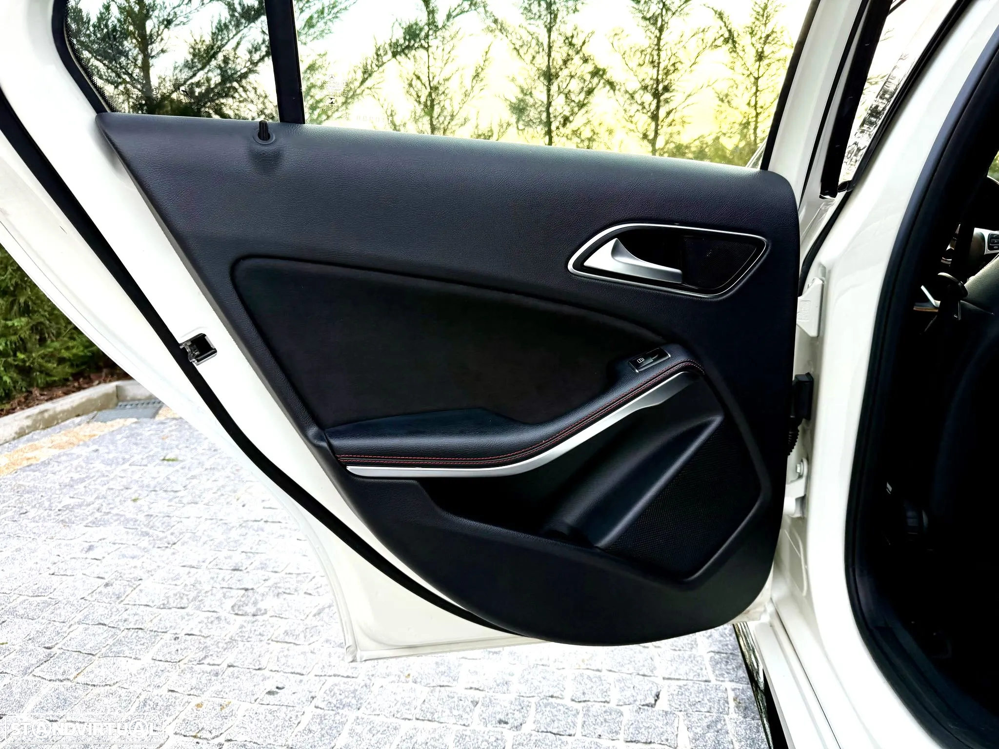 Mercedes-Benz A 180 d 7G-DCT AMG Line - 21