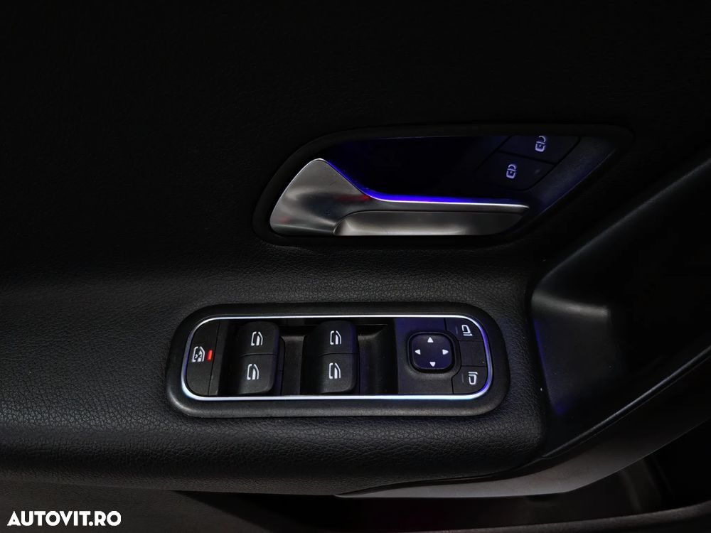 Mercedes-Benz CLA 180 7G-DCT - 28