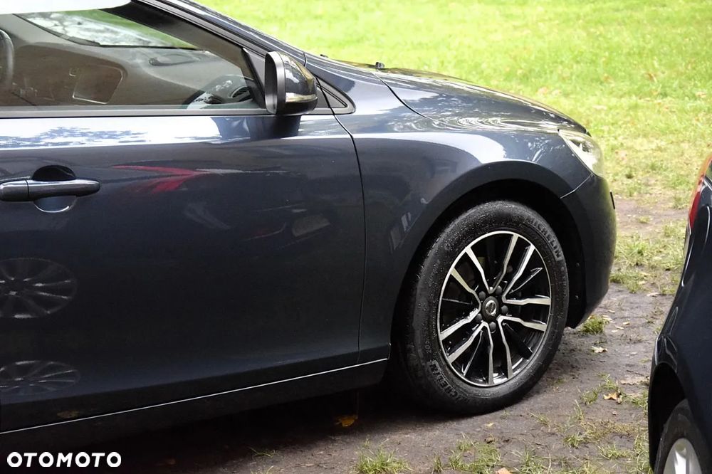 Volvo V40 D2 Momentum - 2