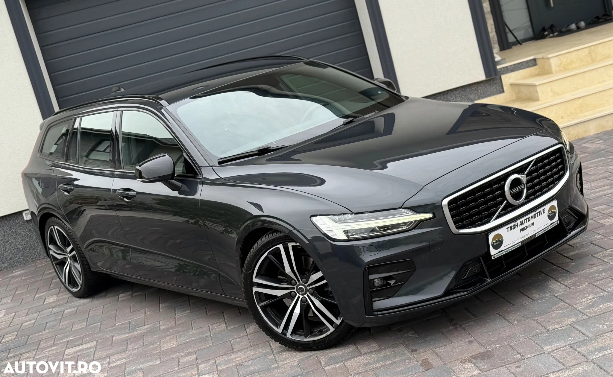 Volvo V60 T4 Geartronic R-Design - 8