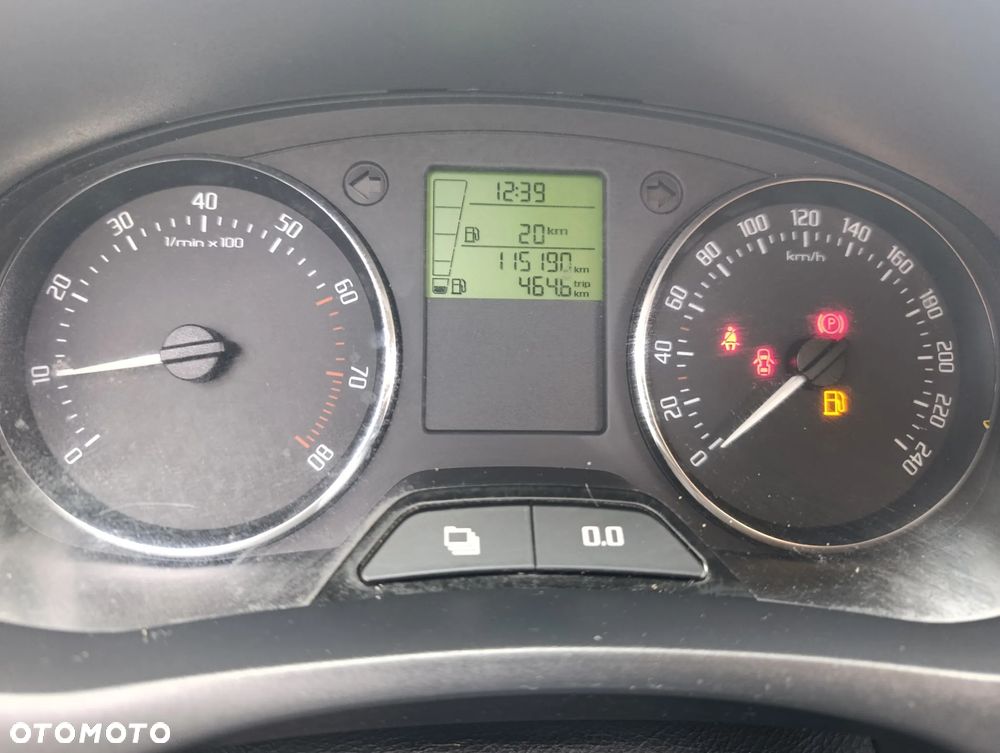 Skoda Fabia 1.2 HTP Ambiente - 12
