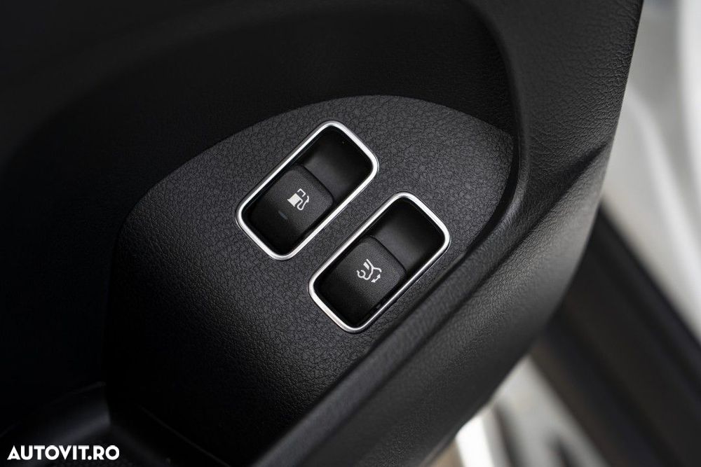 Mercedes-Benz GLE - 32