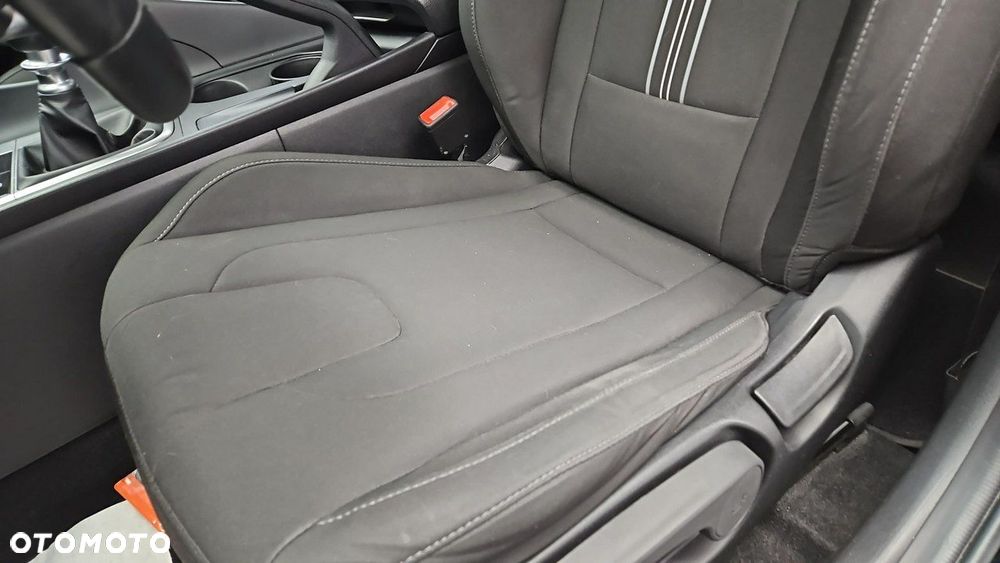 Hyundai Elantra 1.6 Smart - 12