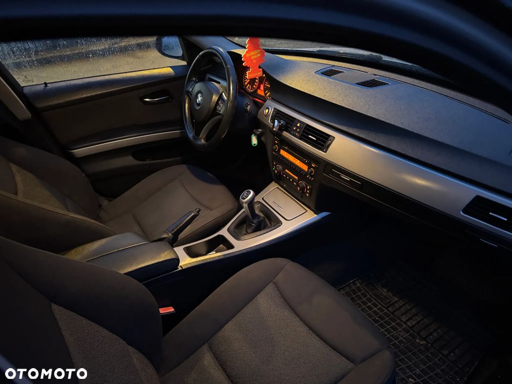BMW Seria 3 320d - 11