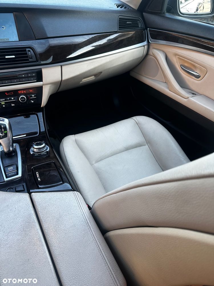 BMW Seria 5 535i Luxury Line - 13