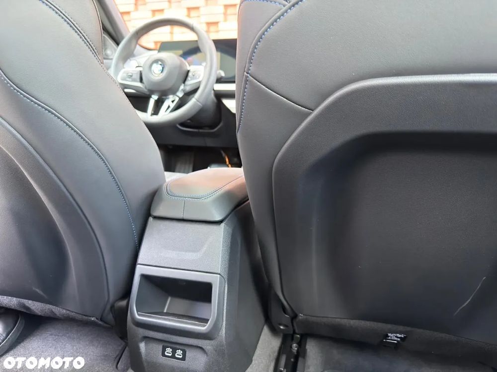 BMW Seria 2 218d - 17