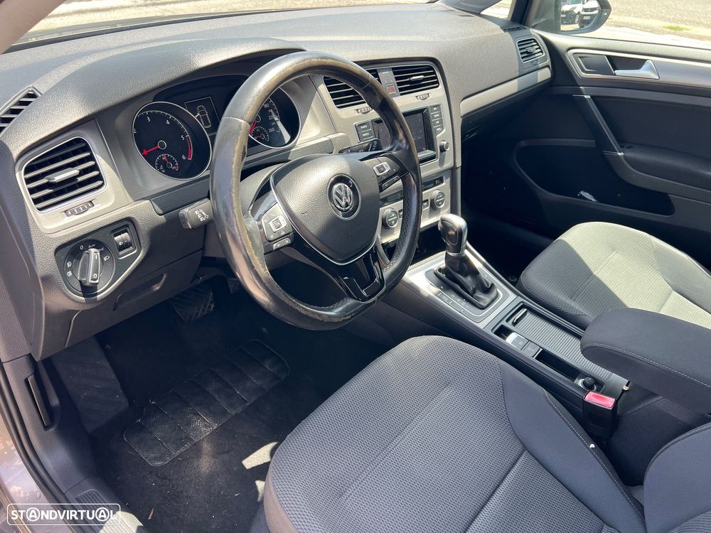 VW Golf 1.6 TDi Trendline DSG - 12