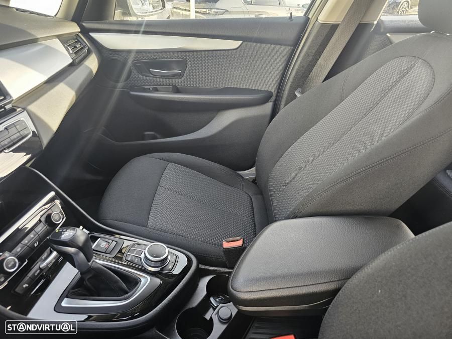 BMW 225xe Active Tourer Advantage - 38