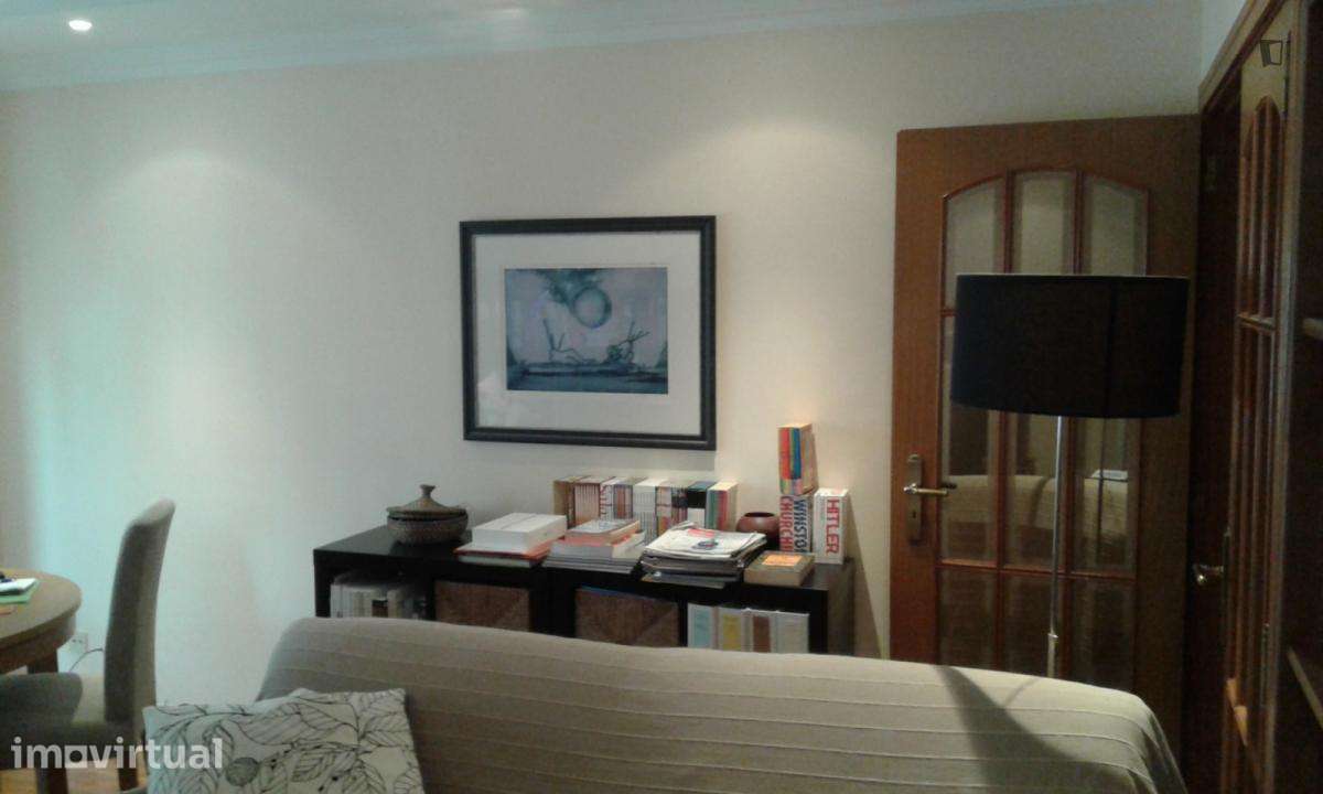 Apartamento com 1 quartos - localizado em Linda-a-Velha Lisbon - Grande imagem: 4/25