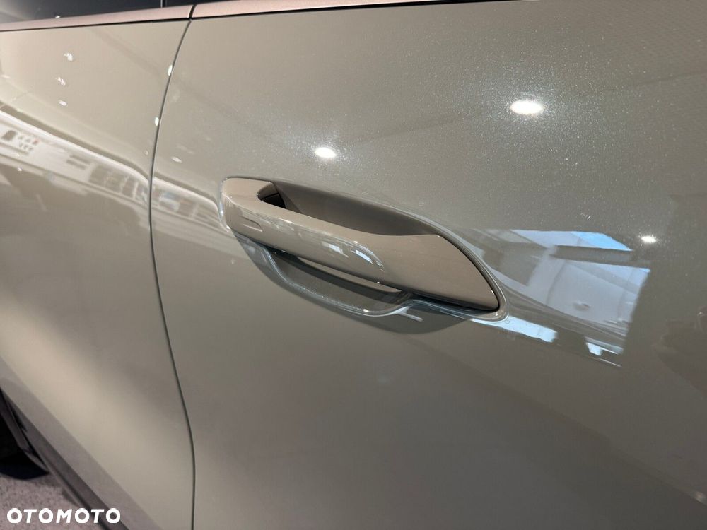 Porsche Cayenne - 40
