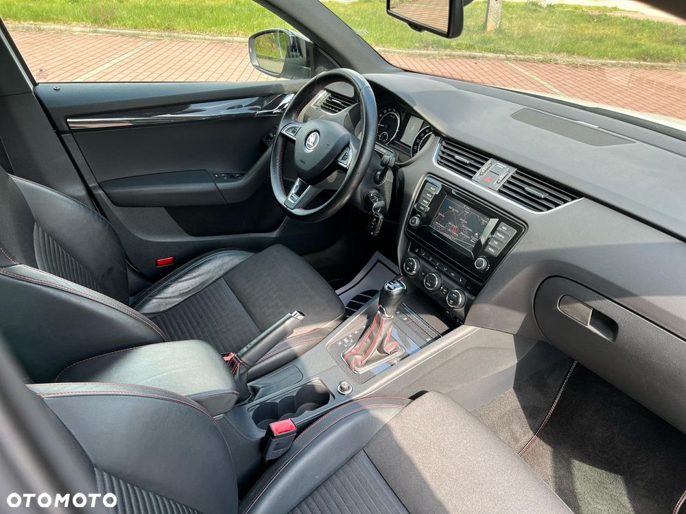 Skoda Octavia 2.0 TDI DSG RS - 9