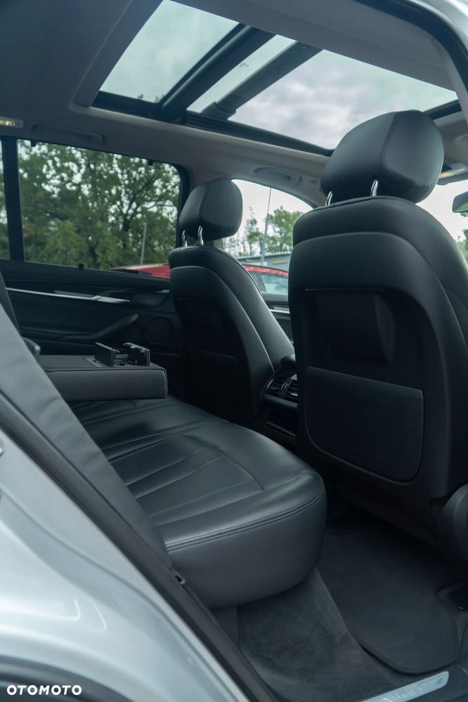 BMW X5 xDrive35i Edition Exclusive - 23