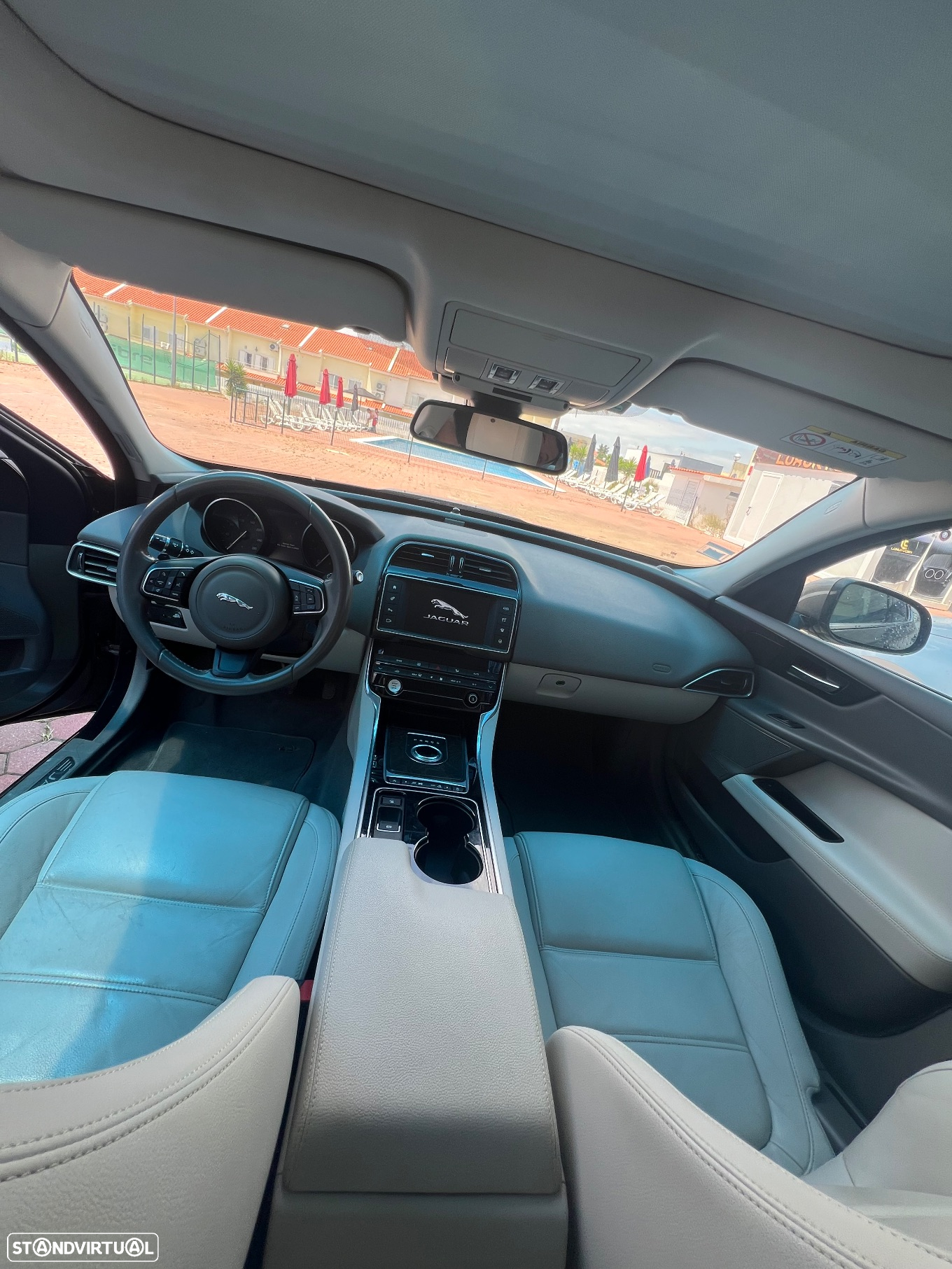 Jaguar XE 2.0 D Prestige Aut. - 11