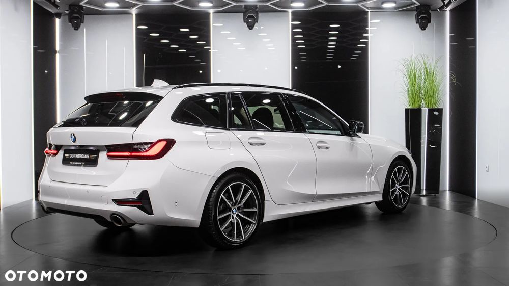 BMW Seria 3 320i Sport Line - 7