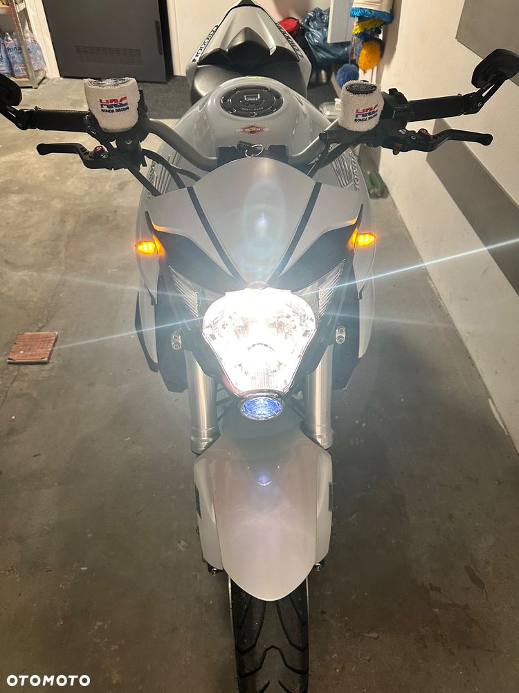 Honda CB - 23