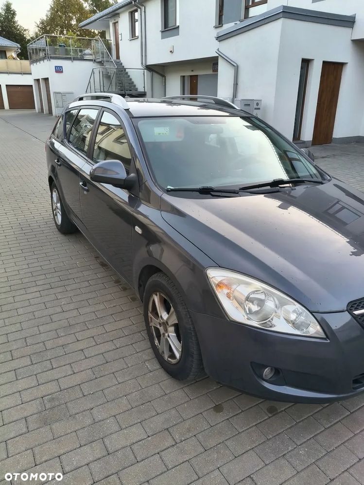 Kia Ceed - 1