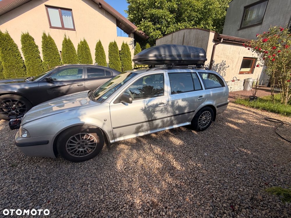 Skoda Octavia 1.6 Tour - 9