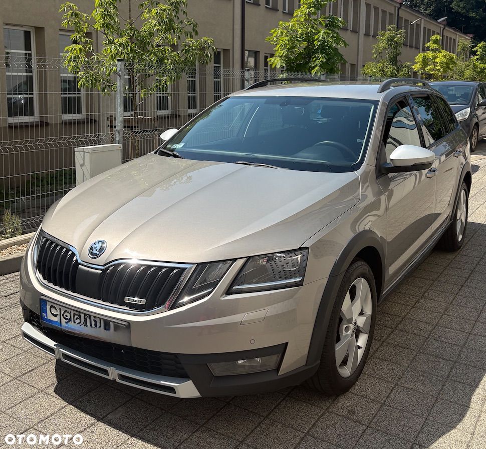 Skoda Octavia Scout 2.0 TDI 4x4 DSG - 1