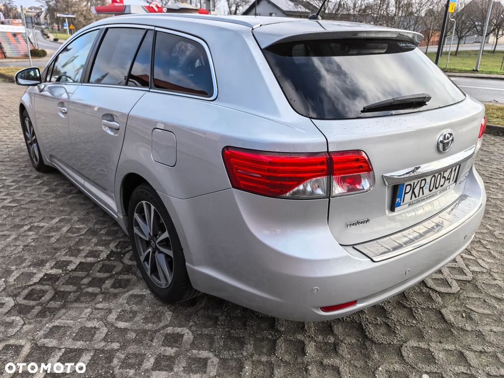 Toyota Avensis 2.2 D-4D Premium - 3