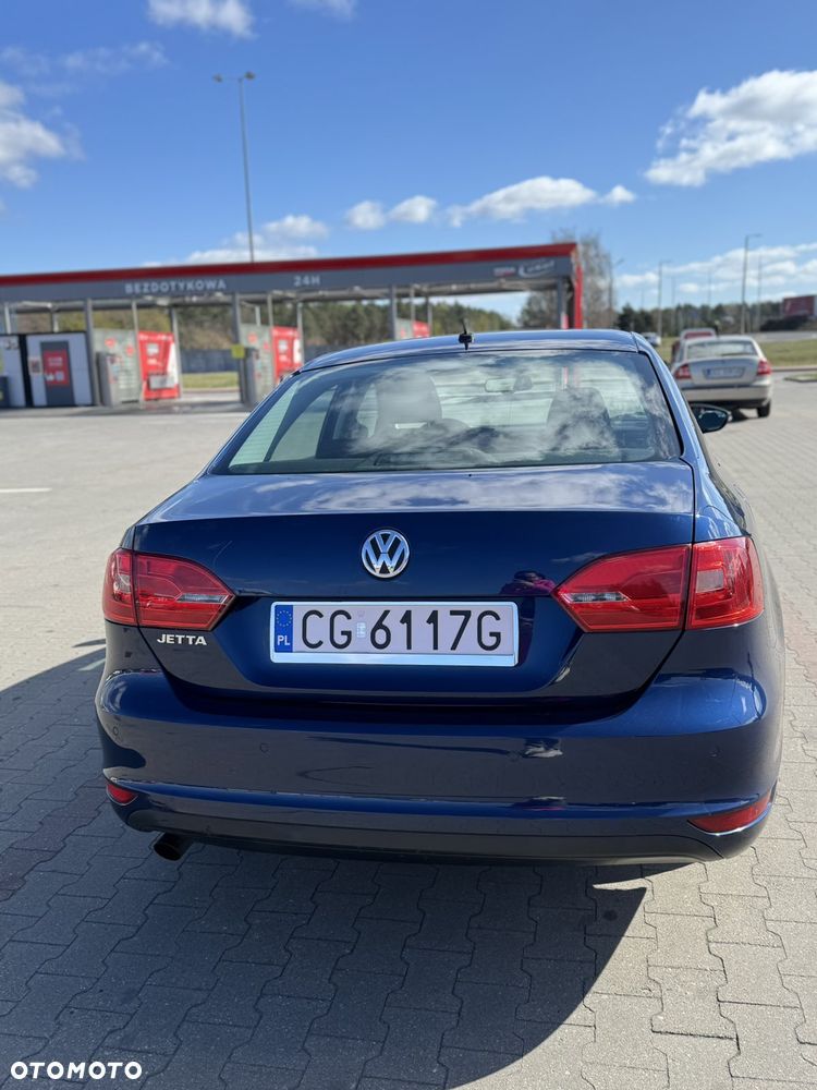 Volkswagen Jetta 1.2 TSI Comfortline - 4