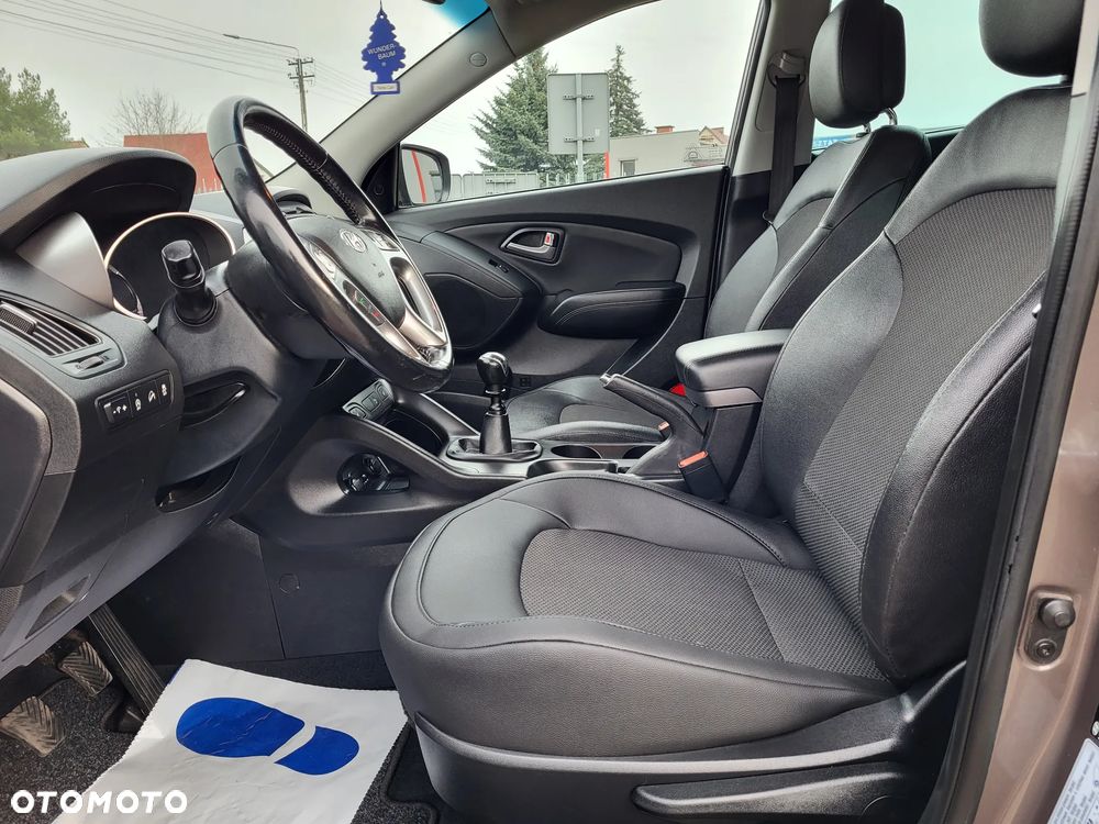 Hyundai ix35 blue 1.6 2WD Finale Gold - 16