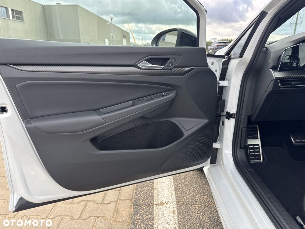 Volkswagen Golf - 11