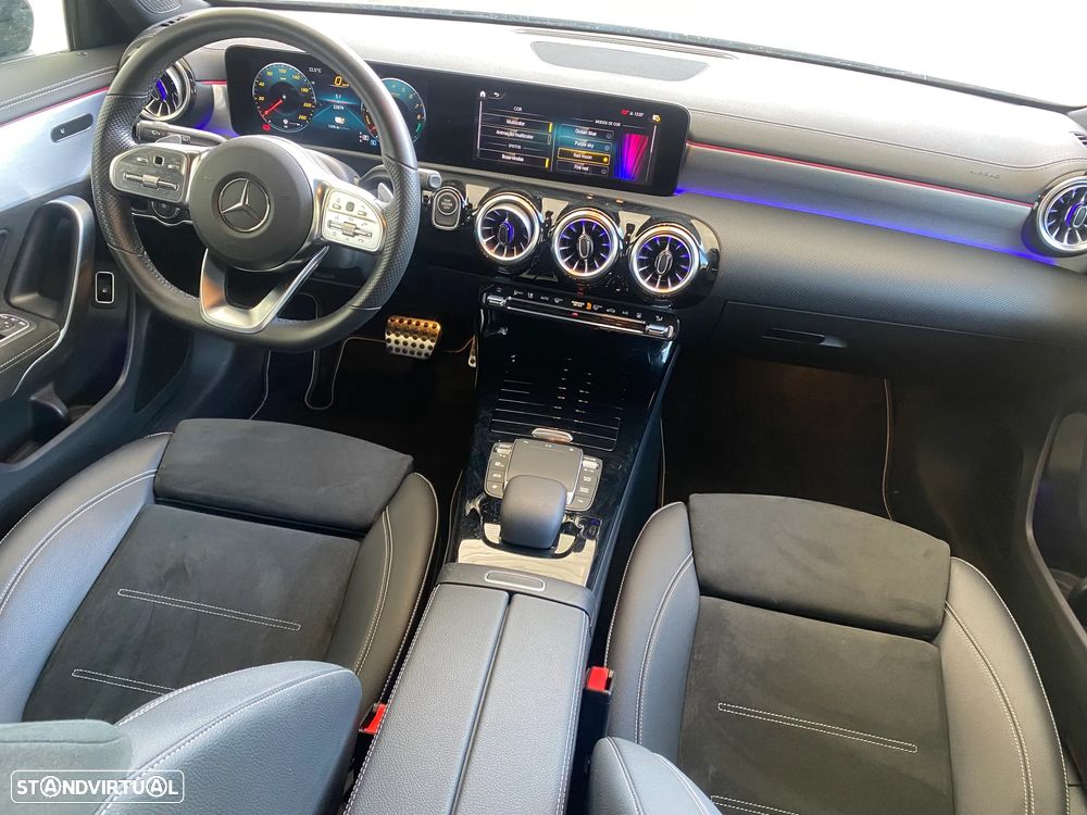 Mercedes-Benz A 250 e AMG Line - 24