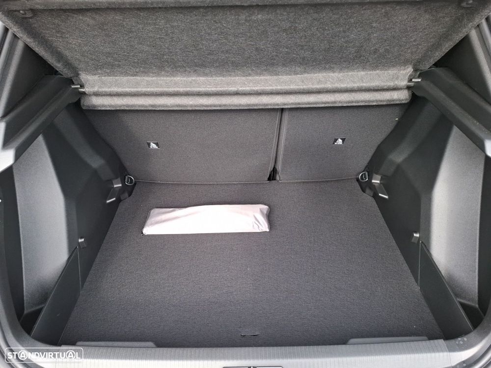 Peugeot 2008 1.2 PureTech Allure - 23