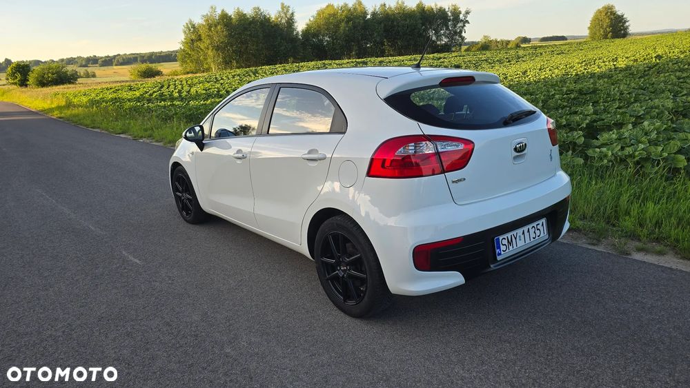 Kia Rio 1.2 Attract - 5