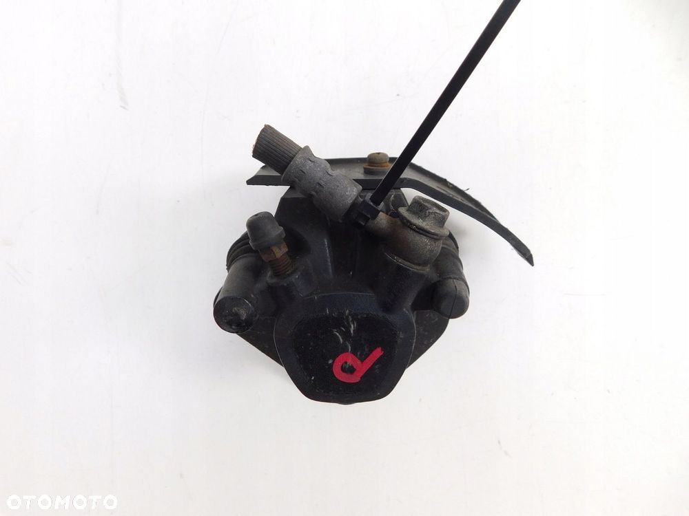 SUZUKI TUX 125 ZACISK HAMULCA PRZÓD - 2