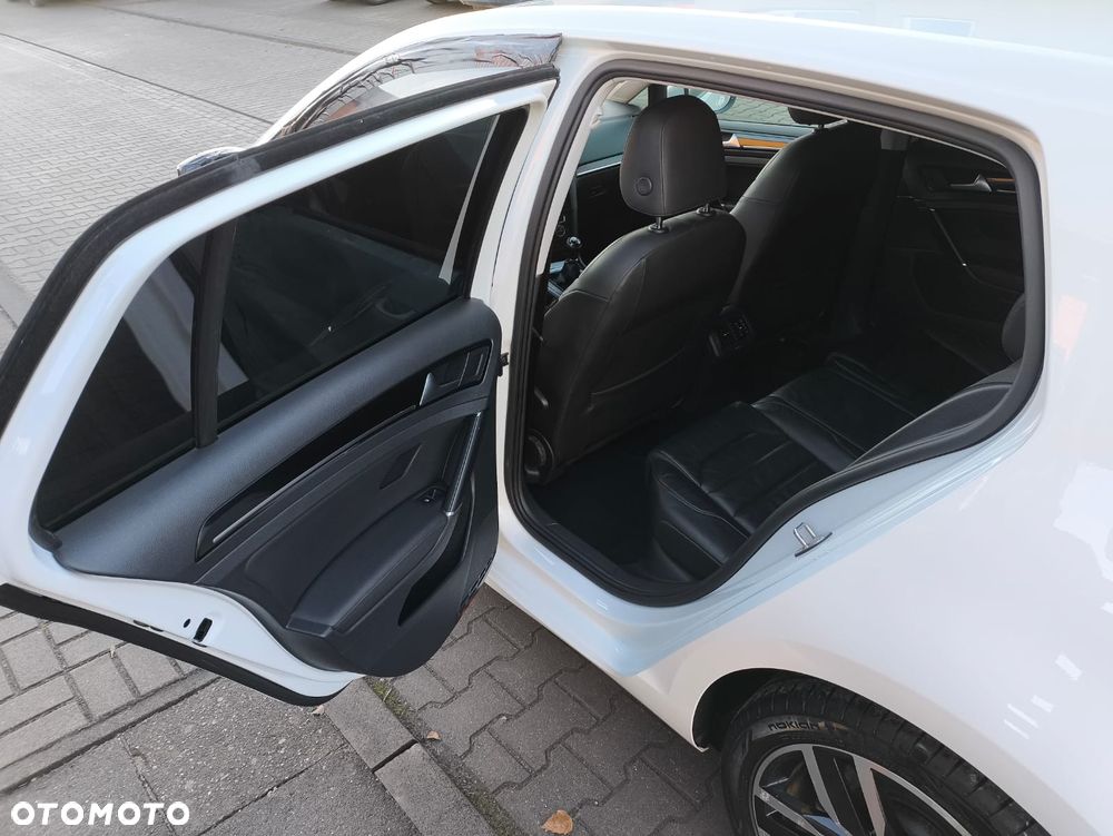 Volkswagen Golf 2.0 BlueTDI Highline - 14