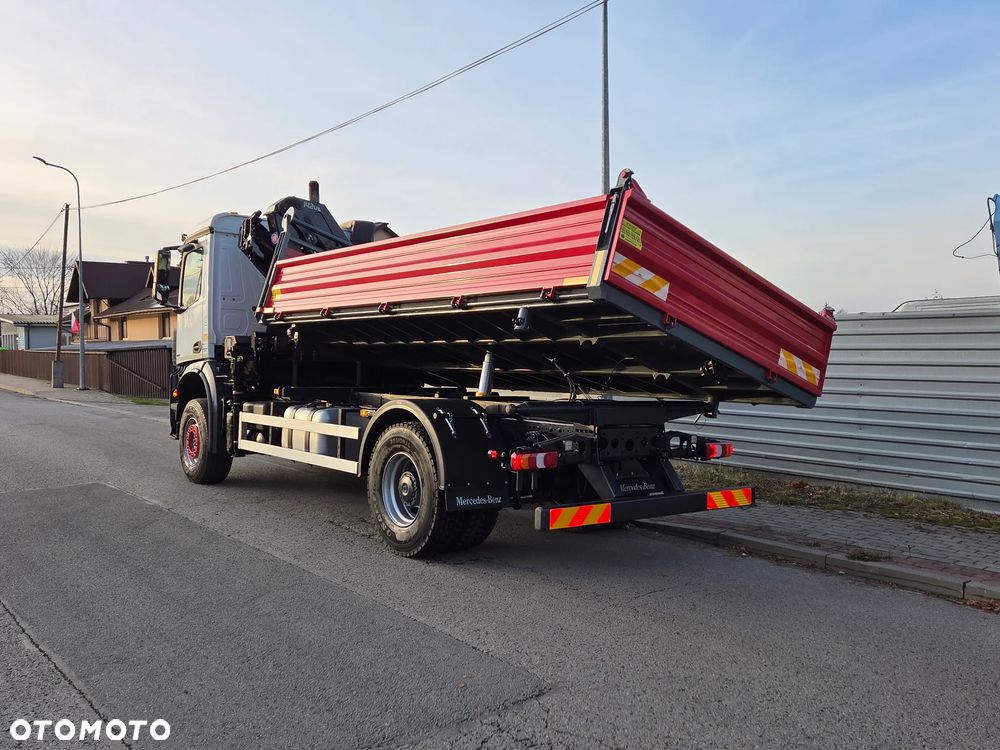 Mercedes-Benz AROCS 1824 // HDS HMF 1420-K2 // PILOT FUNKCJE 5 i 6 // NOWY KIPER WYWROTKA // ZAWIESZENIE BUDOWLANE WYSOKIE // PRZED PIERWSZĄ REJ W PL - 6