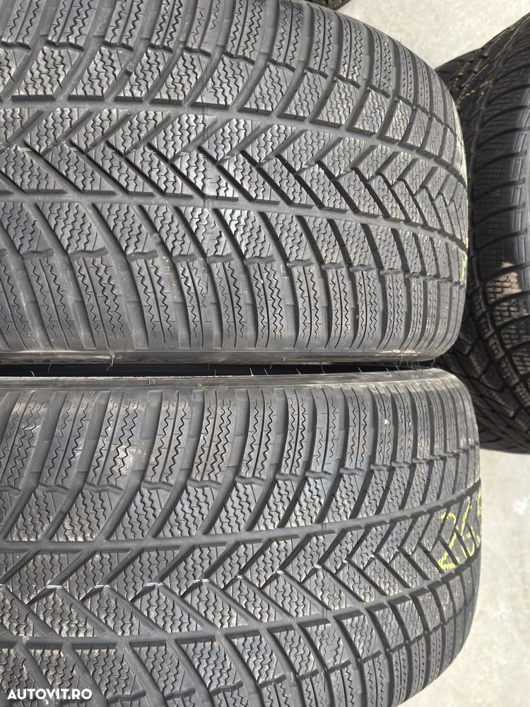 Vând 2 anvelope 265/40/21 bridgestone de iarnă ca noi - 2