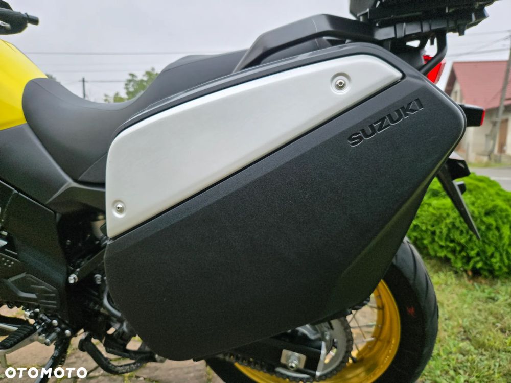 Suzuki V-STROM - 10