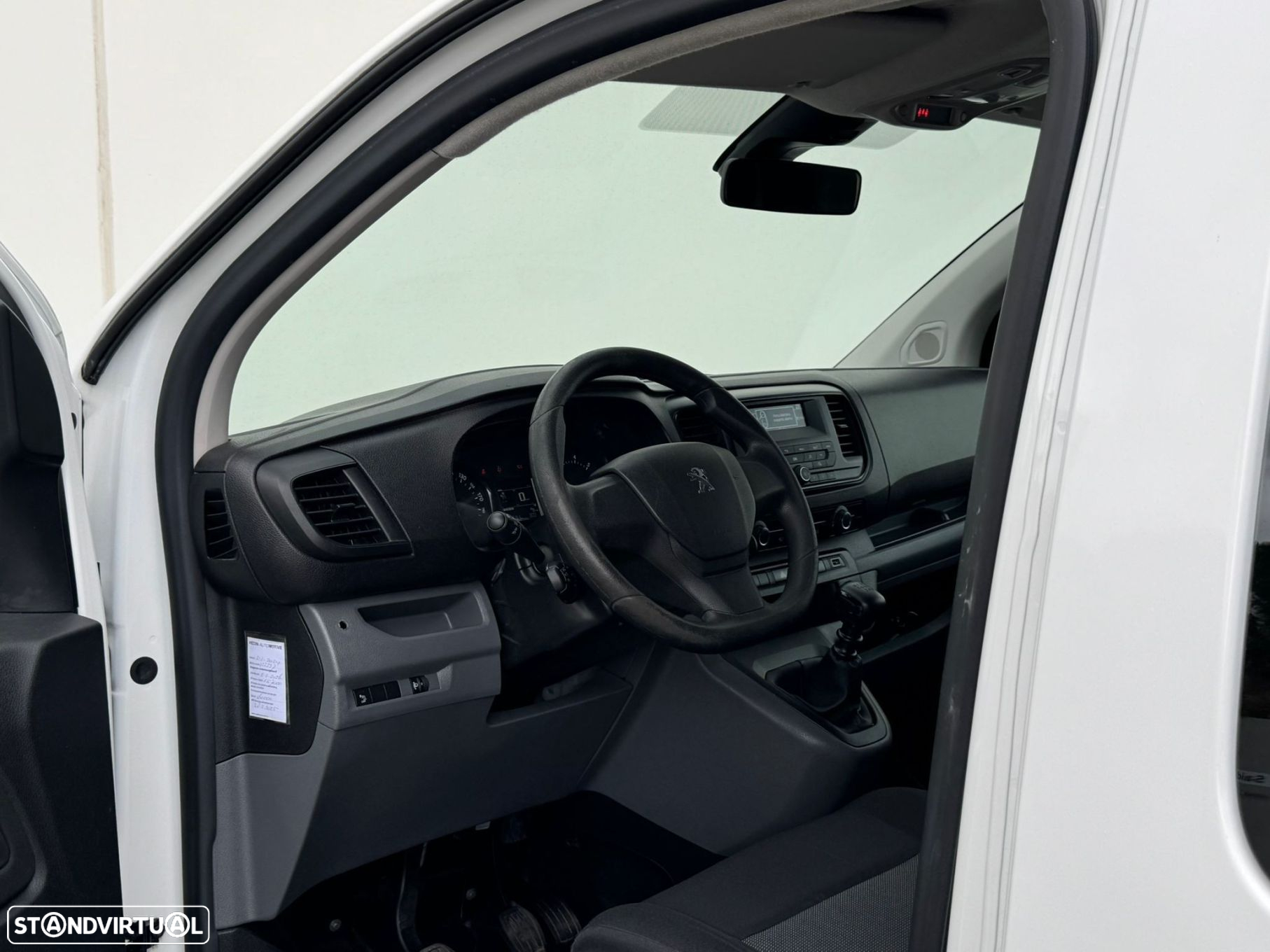 Peugeot Expert 2.0 BlueHDi L2H1 Semi-Vidrado - 31
