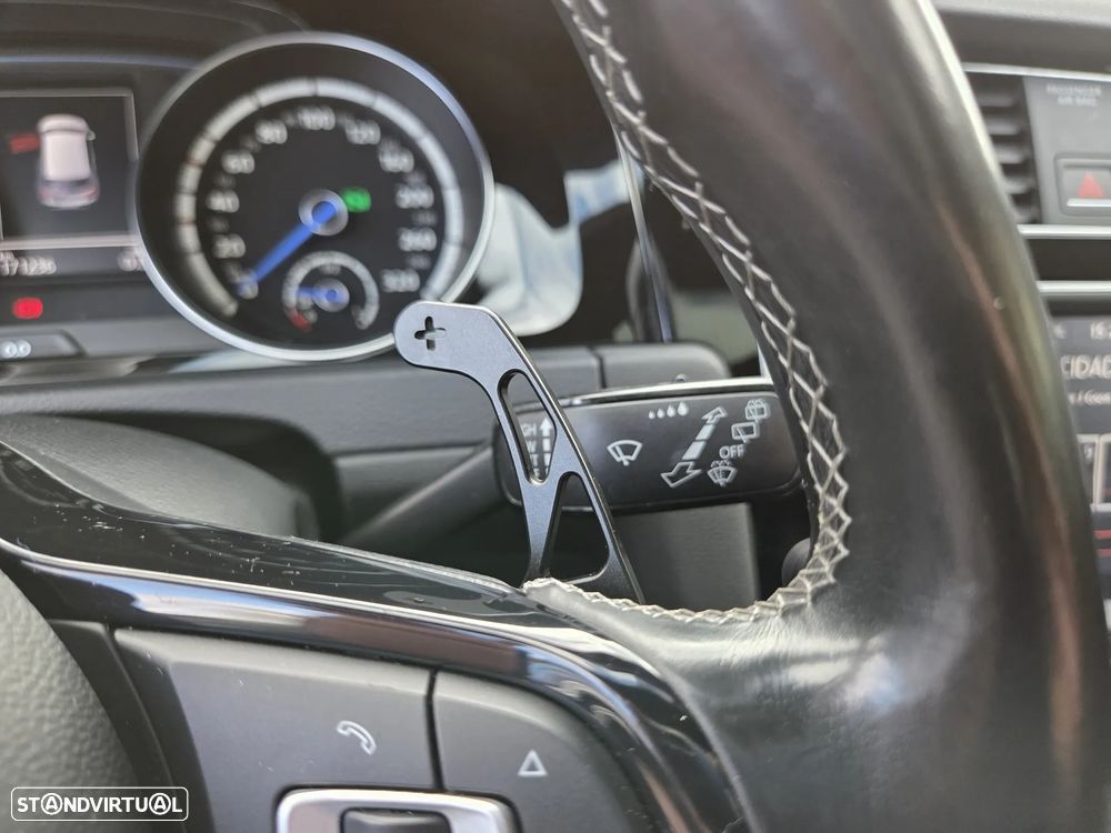 VW Golf R 2.0 TSI OPF 4Motion DSG - 12